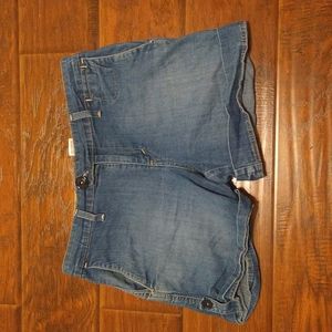 Levi's Women Blue Jean shorts